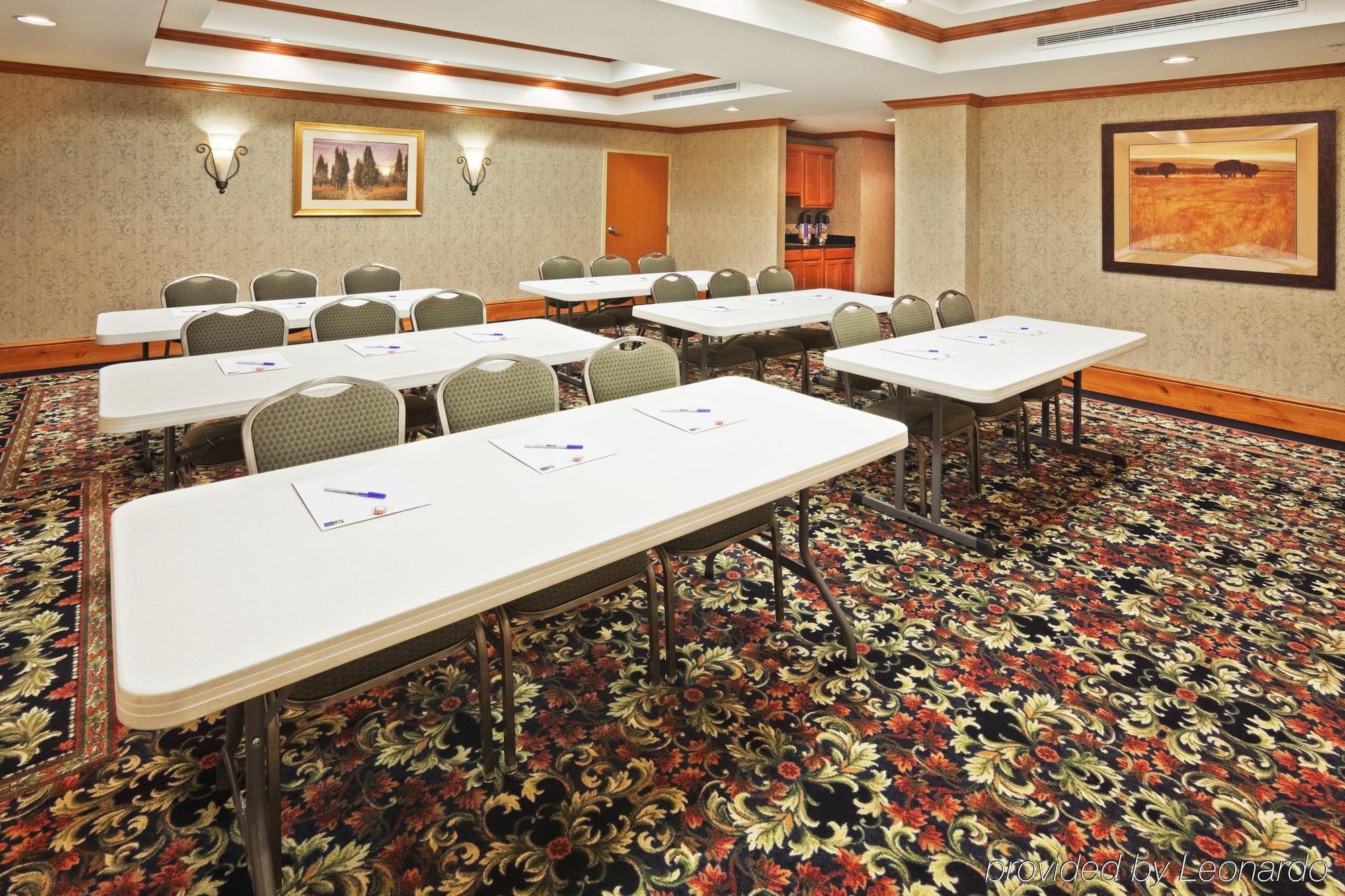 Holiday Inn Express Hotel & Suites Lawton-Fort Sill By Ihg Konforlar fotoğraf