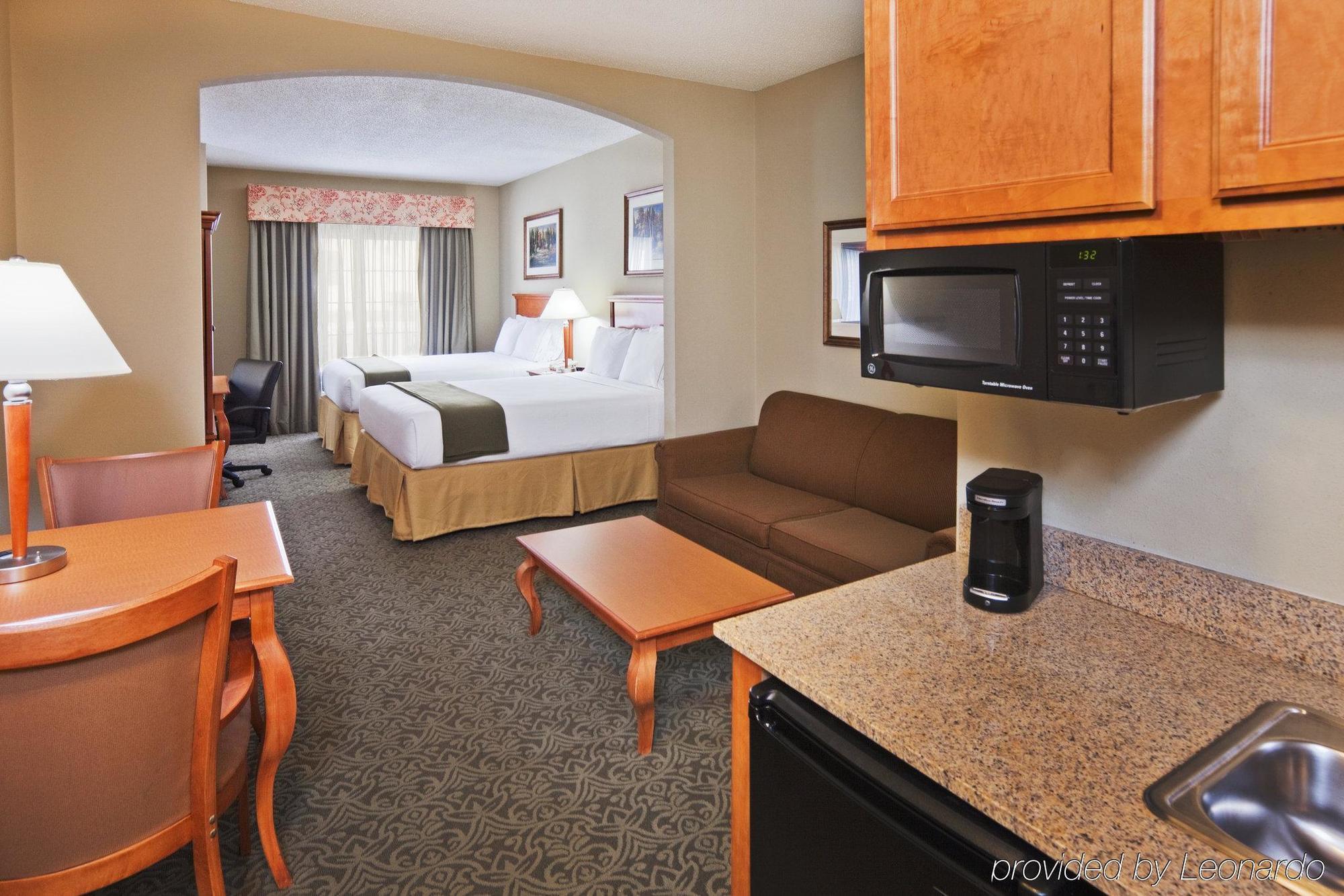 Holiday Inn Express Hotel & Suites Lawton-Fort Sill By Ihg Oda fotoğraf